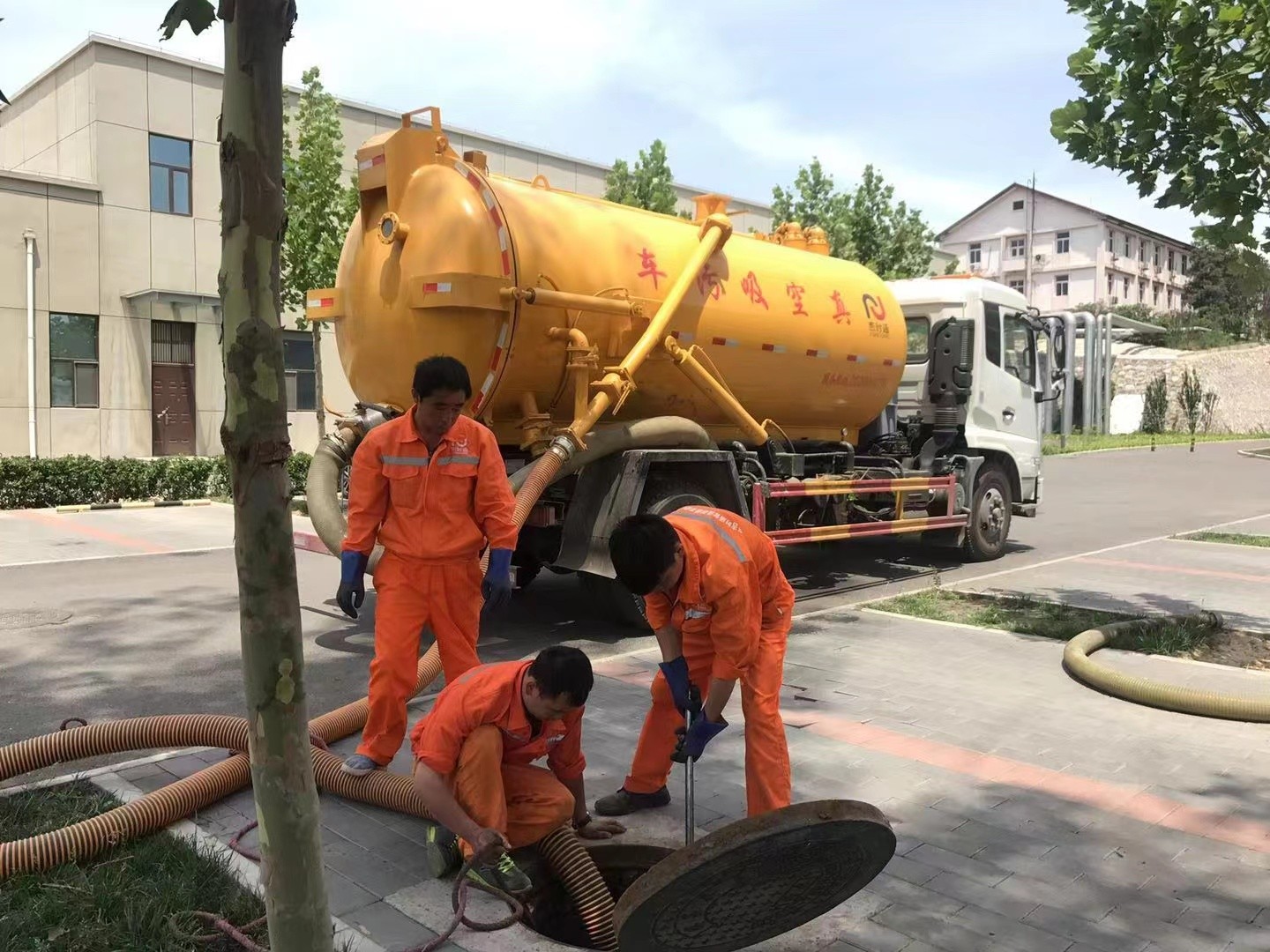 博乐化粪池清理与5-8吨吸粪车施工效率分析
